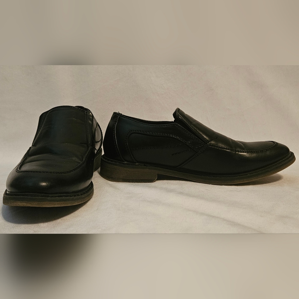 Classic Black Leather Slip-On Loafers with Elastic Panels